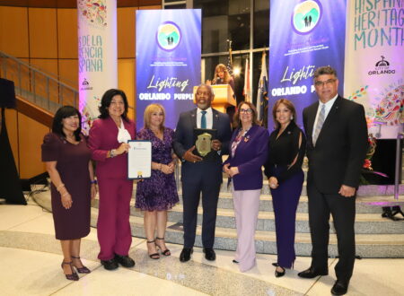 El Encendido Púrpura de Orlando 2025 reafirma el compromiso de Nuevo Sendero de continuar trabajando por una sociedad libre de violencia, empoderando a sobrevivientes, brindando educación y herramientas a través de sus programas gratuitos, y sensibilizando a la comunidad sobre esta problemática que nos toca a todos.